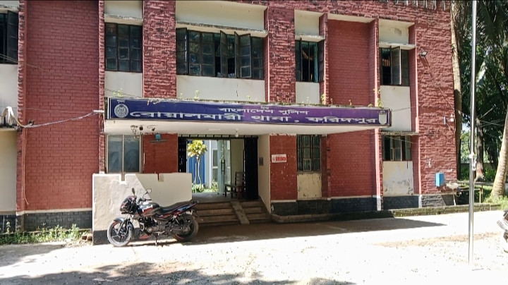 বোয়ালমারীতে ৬ বছরের শিশুকে বলাৎকারের অভিযোগে কিশোর গ্রেপ্তার