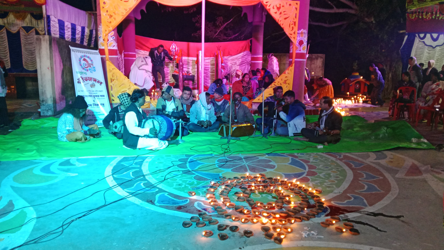 বোয়ালমারীতে নলিনী রঞ্জন মহাশ্মশানে উৎসবমুখর পরিবেশে কালিপূজা উদযাপন