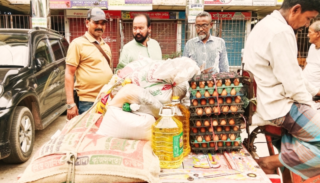 বোয়ালমারীর দুই মাদরাসায় মাসিক খাদ্য সহায়তা, নিজ অর্থায়নে মানবসেবার দৃষ্টান্ত গড়ছেন খন্দোকার আশরাফুল আলম মামুন