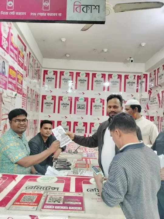 বোয়ালমারীর শেখর ইউনিয়নে ধানের শীষ প্রতীকে খন্দকার নাসিরুল ইসলাম এর পক্ষে ভোট প্রার্থনায় যুবনেতা