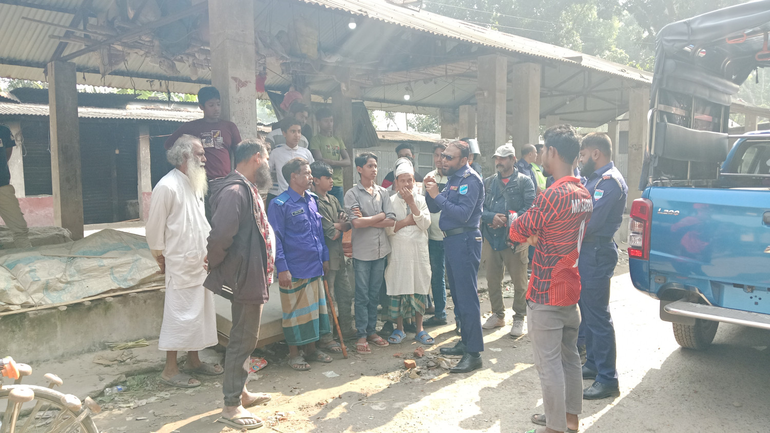বোয়ালমারীতে পূর্বপরিকল্পিত হামলা, বাড়ি ঘর ব্যাপক হামলা ভাঙচুর